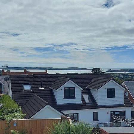 Sea Crest, Beautiful Home In Tenby With Sea Views Екстериор снимка