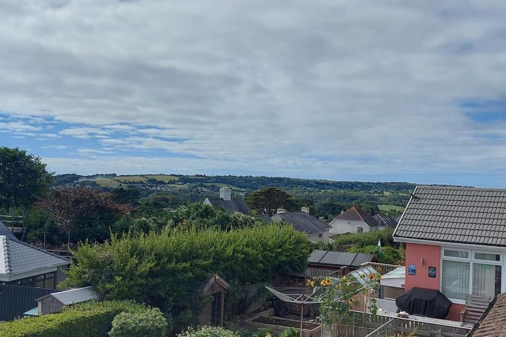 Sea Crest, Beautiful Home In Tenby With Sea Views Екстериор снимка