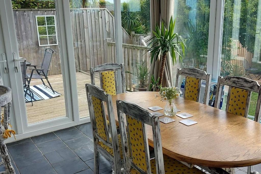 Sea Crest, Beautiful Home In Tenby With Sea Views Екстериор снимка